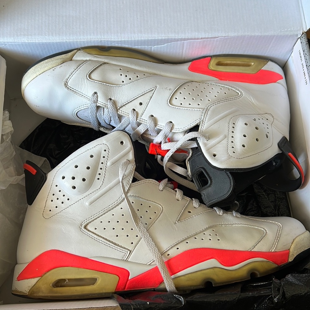 White/infrared Air Jordan Retro 6 size 14